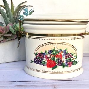 ⬇️ $40 | Vintage Knott’s Berry Farm Food Canister